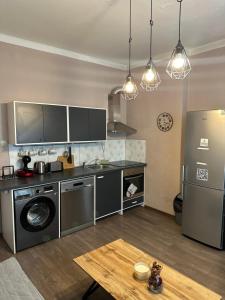 Superb 2 Bedroom Top Central Apartment