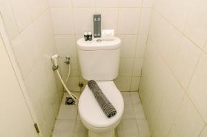 Cozy and Comfort Studio Room at Poris 88 Apartment By Travelio