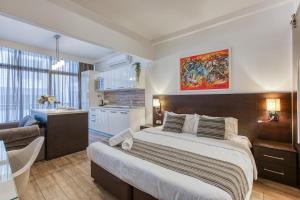 Stylish 1Bedroom Studio in the heart of St Julians 203