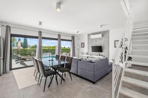 Soleil Luxury Villa by Nomads - Walk to Coral Bay