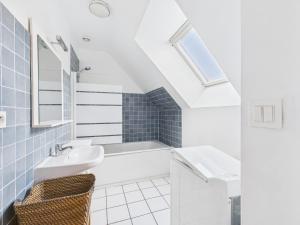 Maisons de vacances Maison pour 6 en bord de mer - Jardin et piscine : photos des chambres