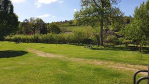 Maisons de vacances Escapade a 2 sur Auriac avec jardin cosy : photos des chambres