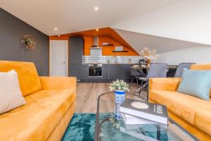 Beautiful Sea View and Allocated Free parking 2 Bedroom Flat with Lift