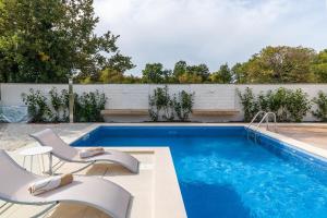 Villa Lo La by Istrialux