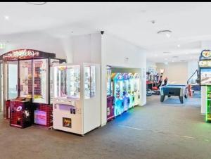 Circle on Cavill 2-Bed Sea View