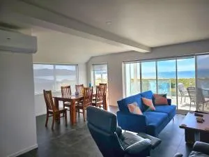 beachfront Pyramid bach - Ngataki