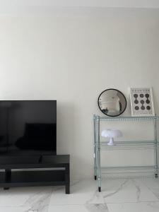 The Bauhouse Studio with Balcony near Eastwood