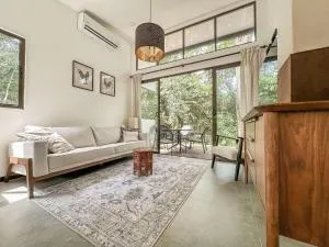 Adults Only - Dreamers Refuge - Parrita