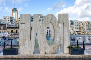 Stylish 1Bedroom Studio in the heart of St Julians 301