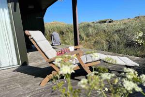 Veludstyret sommerhus i unik natur 350 m fra lækker badestrand - helårsbolig