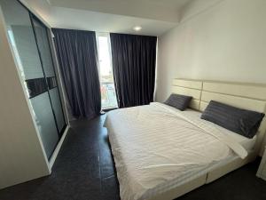 Spacious 4BR Family Suites in George Town