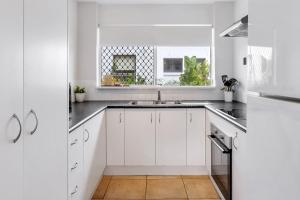 Headlands 10 Two Bedroom Beachside Apartment with Magical Ocean Views Great Value for Money