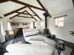 The Longhouse at Pencwm Escapes - Llanwinio