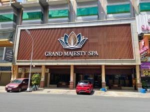Grand Majesty Hotel
