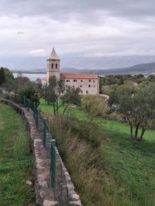 Sunny Family Apartment