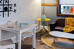 Distinguished Victorian With A Family-Focused Feel, Quiet Neighborhood