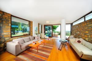 Vatopedi Serenity Pool Retreat by Halkidiki Villas