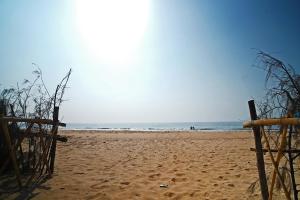 Bubbles of luxury Dublagadi Beach