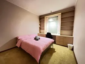 33 Room - Epping