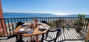 Central & Quite 2BDR beachfront Fuengirola