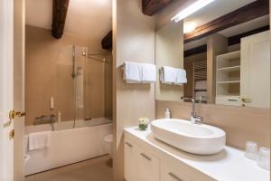 San Teodoro Palace - Luxury Apartments