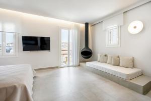 Kythnos Blue - Suite 4 Luxurious, Sea Front