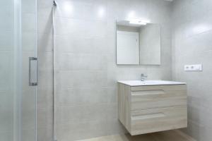 Primera línea lateral Ancora 2