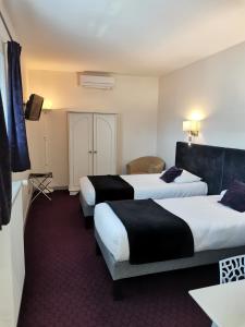 Hotels Logis Hotel Le Cerf : photos des chambres