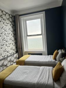 Twin Room with Private Bathroom room in Astral Lodge