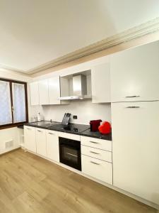 Piazza San Giacomo - Elegant Apartment