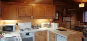 Shorefield Lodge by the Lake