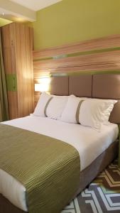 Standard Queen Room room in Holiday Inn Plovdiv an IHG Hotel