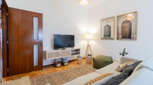 Bright apartment next metro