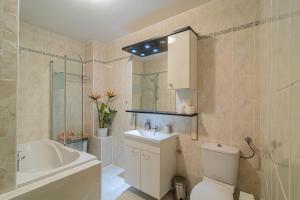 Flexible SelfCheckIns 91 - Zagreb - Parking - Loggia - 2 Bedrooms