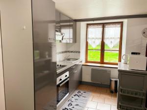 Maisons de vacances Maison de charme avec jardin, animaux acceptes, WiFi - FR-1-491-388 : photos des chambres