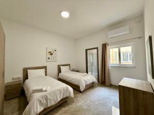 New Apartment! Walking distance to the three cities by SF Homes