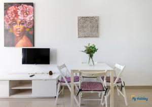 Lenas Modern Apartment