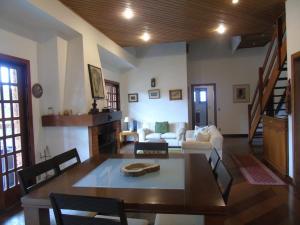 Amplo apto familiar até 12 pessoas em Campos do Jordão