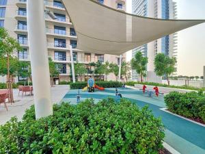 SettlerHomes - Emaar Beachfront Haven With The Sea View