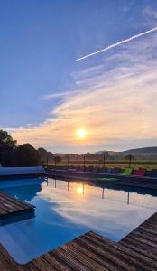 Maisons de vacances Gite ORCHIDEE au domaine les tournesols : photos des chambres