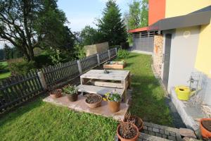 Moderne, Niveauvoll Eingerichtete Ferienwohnung Im Erzgebirge Mit Wohlfühlgarantie