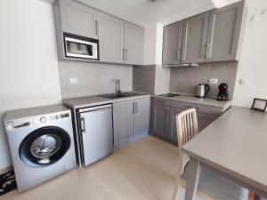 Deluxe Apartment In Belvedere With Terrace