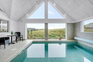 Dream House With Pool, Whirlpool And Activity Room