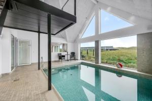 Dream House With Pool, Whirlpool And Activity Room