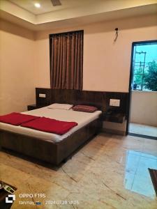 HOTEL SHRI PUSHPANJALI SHIRDI