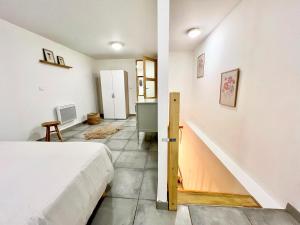 Appartements O Nid-Istres - Centre Historique, Spacieux Studio Duplex, Wifi, 4 personnes : photos des chambres