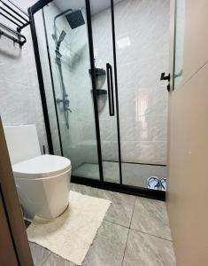 Stylish 2br sunset view pool gym sauna work desk