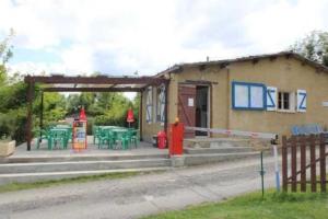 Campings Camping 3 etoiles - Piscine - eehgef : photos des chambres