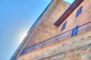 Casa nella Corte nel Centro di San Gimignano con balcone panoramico wifi e garage auto privato