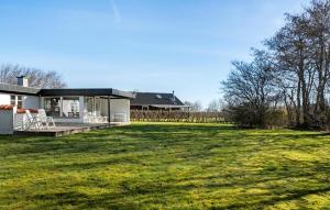 Nice Home In Vinderup With Wifi